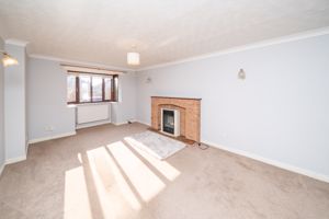 LOUNGE/DINER- click for photo gallery